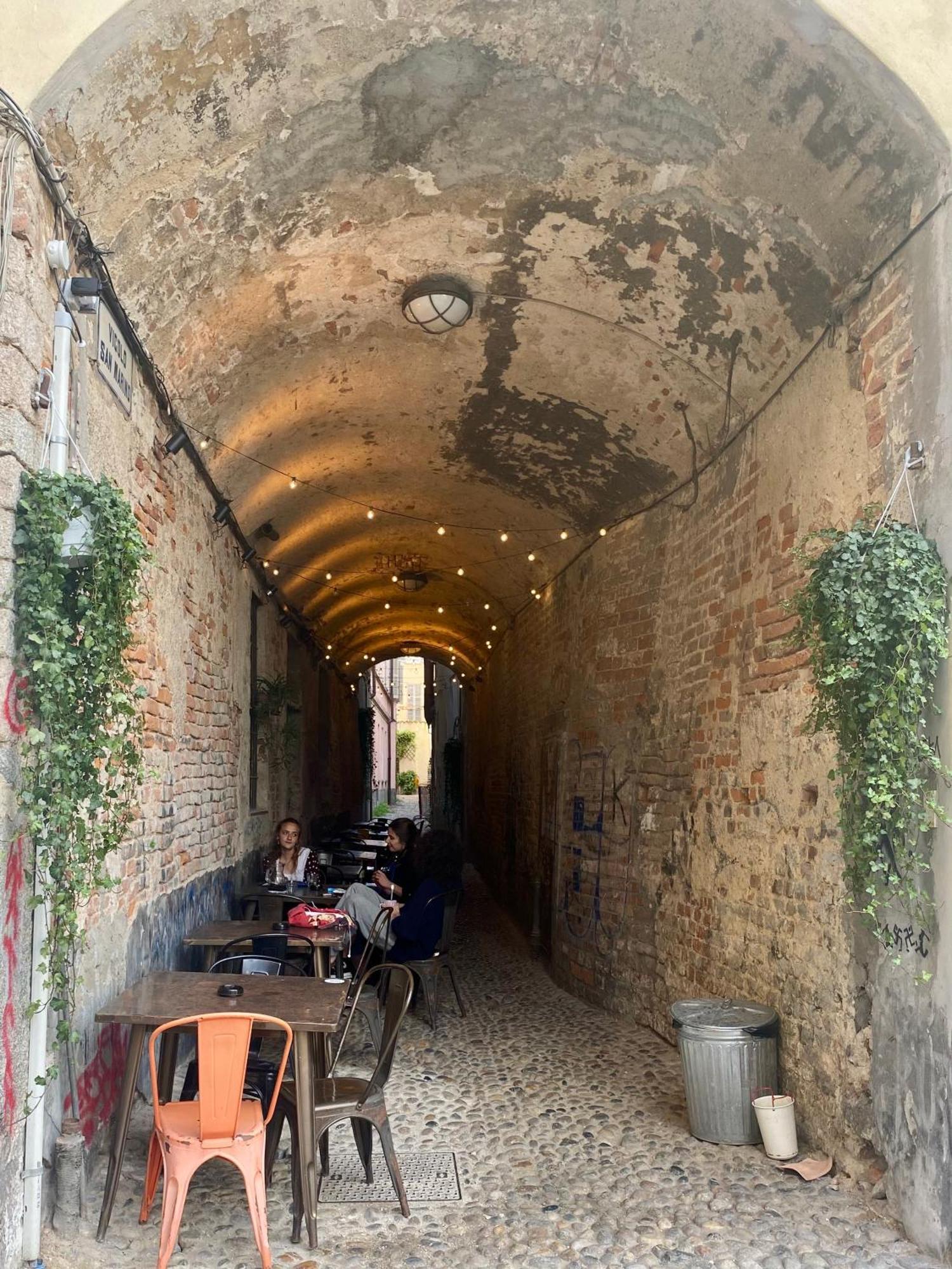 Wanderlust Splendido Appartamento In Centro 帕维亚 外观 照片